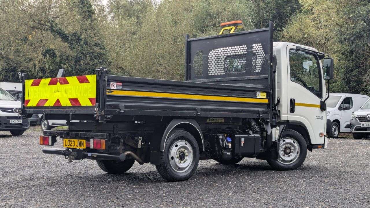 A 2023 ISUZU GRAFTER Tipper Automatic A 2023 ISUZU GRAFTER Tipper Automatic