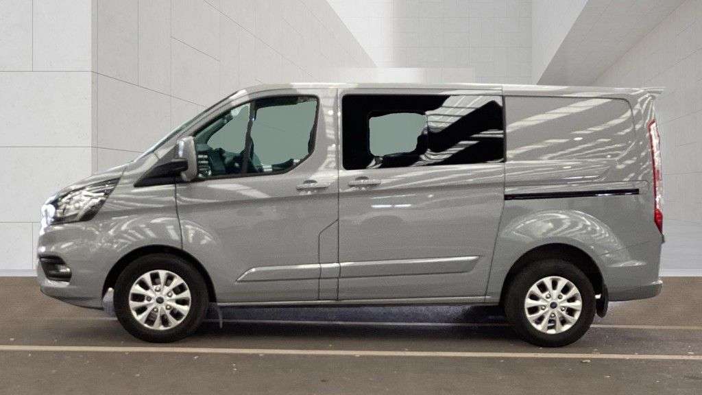 A 2023 FORD TRANSIT CUSTOM Crew Van Limited Automatic Tdci 170 PS L1 H1 320 A 2023 FORD TRANSIT CUSTOM Crew Van Limited Automatic Tdci 170 PS L1 H1 320
