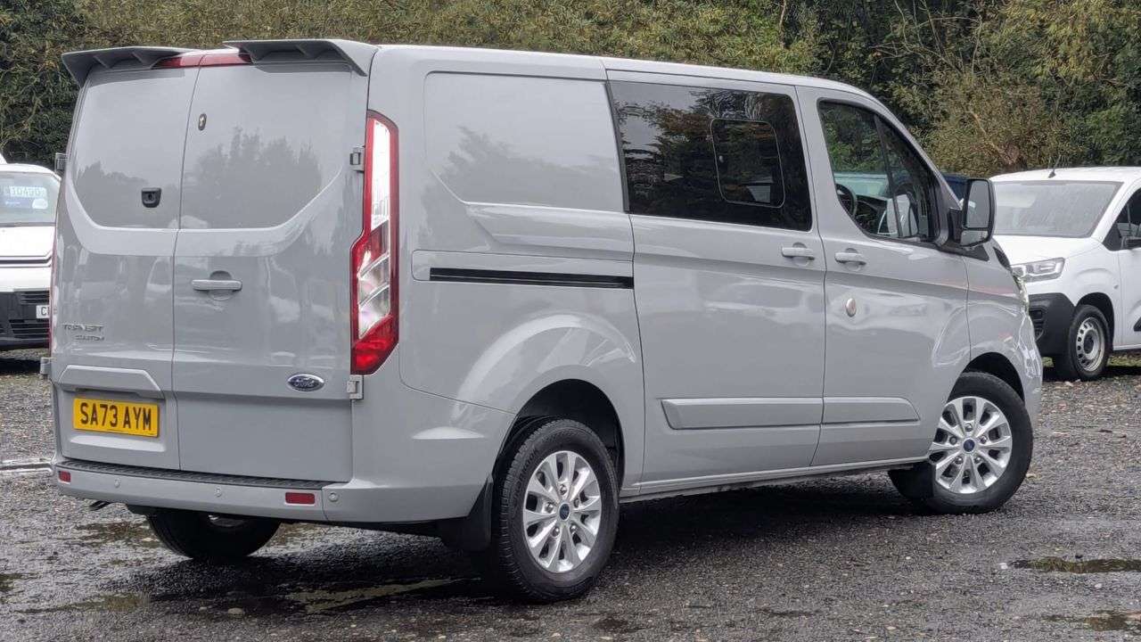 A 2023 FORD TRANSIT CUSTOM Crew Van Limited Automatic Tdci 170 PS L1 H1 320 SWB DCIV A 2023 FORD TRANSIT CUSTOM Crew Van Limited Automatic Tdci 170 PS L1 H1 320 SWB DCIV