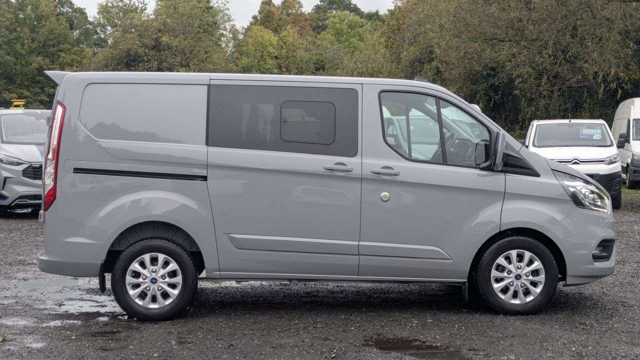 A 2023 FORD TRANSIT CUSTOM Crew Van Limited Automatic Tdci 170 PS L1 H1 320 SWB DCIV A 2023 FORD TRANSIT CUSTOM Crew Van Limited Automatic Tdci 170 PS L1 H1 320 SWB DCIV