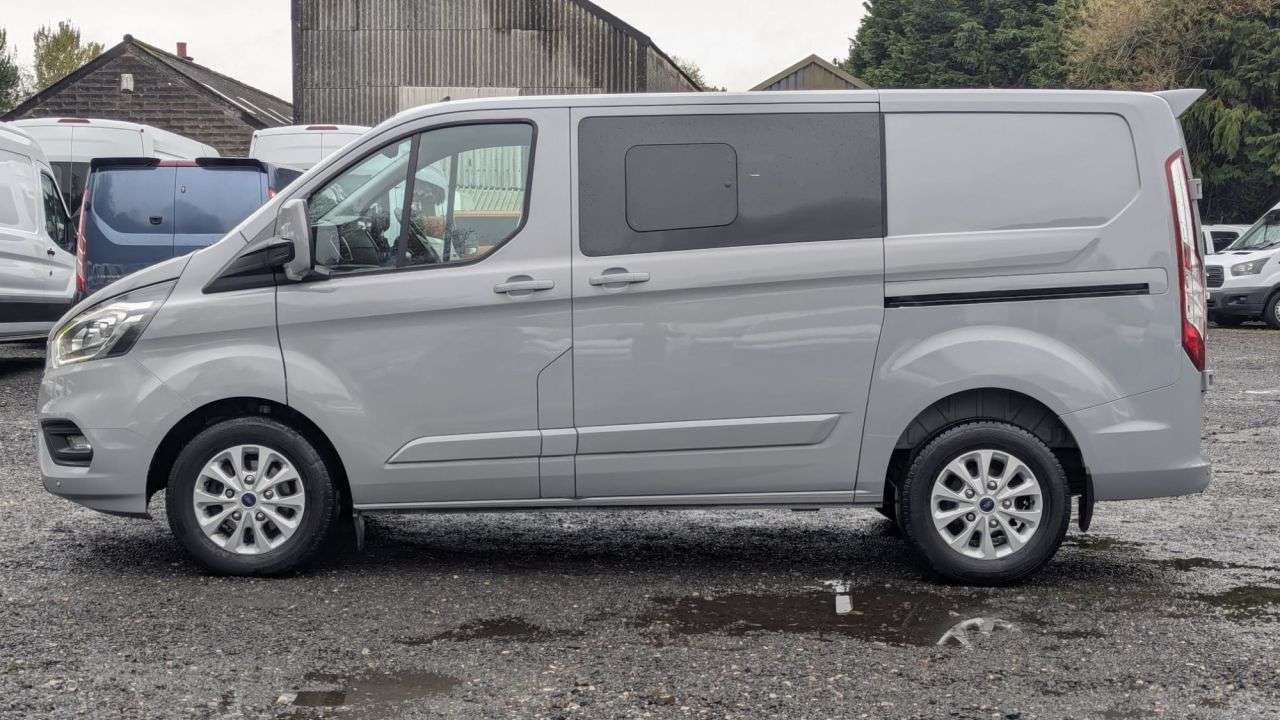 A 2023 FORD TRANSIT CUSTOM Crew Van Limited Automatic Tdci 170 PS L1 H1 320 SWB DCIV A 2023 FORD TRANSIT CUSTOM Crew Van Limited Automatic Tdci 170 PS L1 H1 320 SWB DCIV