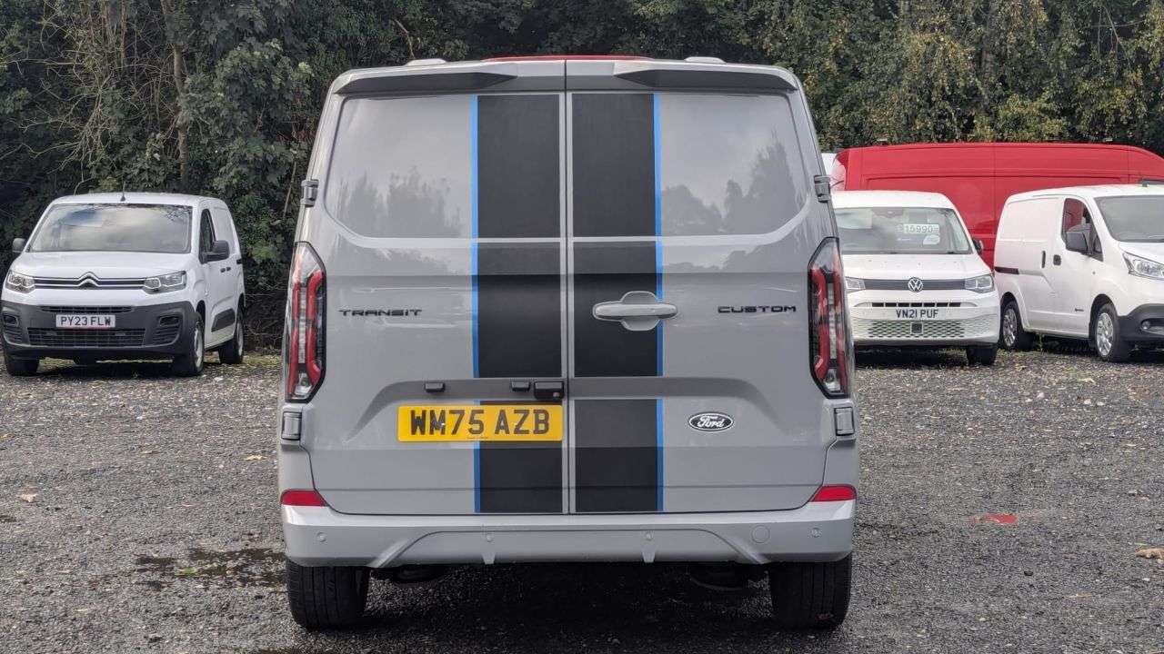 A 2025 FORD TRANSIT CUSTOM Sport L2 H1 Auto Tdci 170 PS Ecoblue 320 2.0 EBL 320 A 2025 FORD TRANSIT CUSTOM Sport L2 H1 Auto Tdci 170 PS Ecoblue 320 2.0 EBL 320