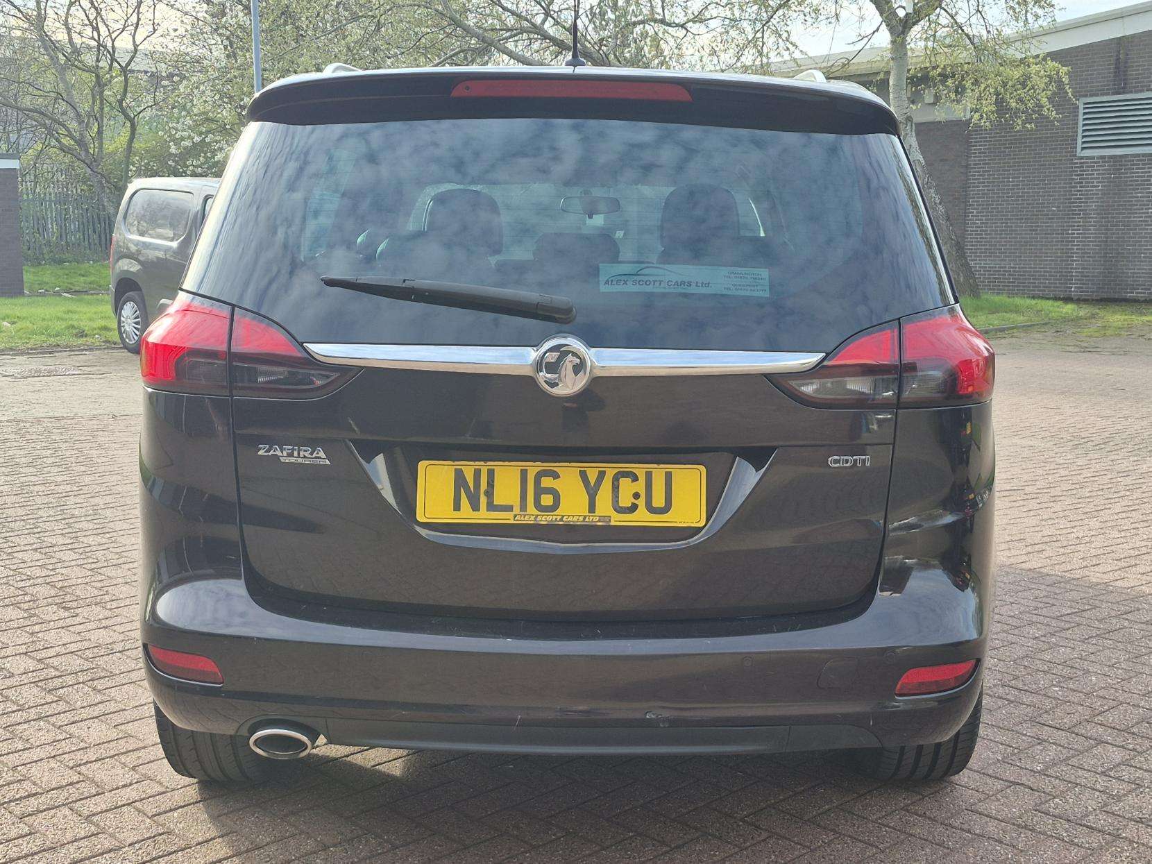 A 2016 VAUXHALL ZAFIRA TOURER 2.0 CDTi SRi MPV 5dr Diesel Manual Euro 6 (s/s) (170 ps) A 2016 VAUXHALL ZAFIRA TOURER 2.0 CDTi SRi MPV 5dr Diesel Manual Euro 6 (s/s) (170 ps)