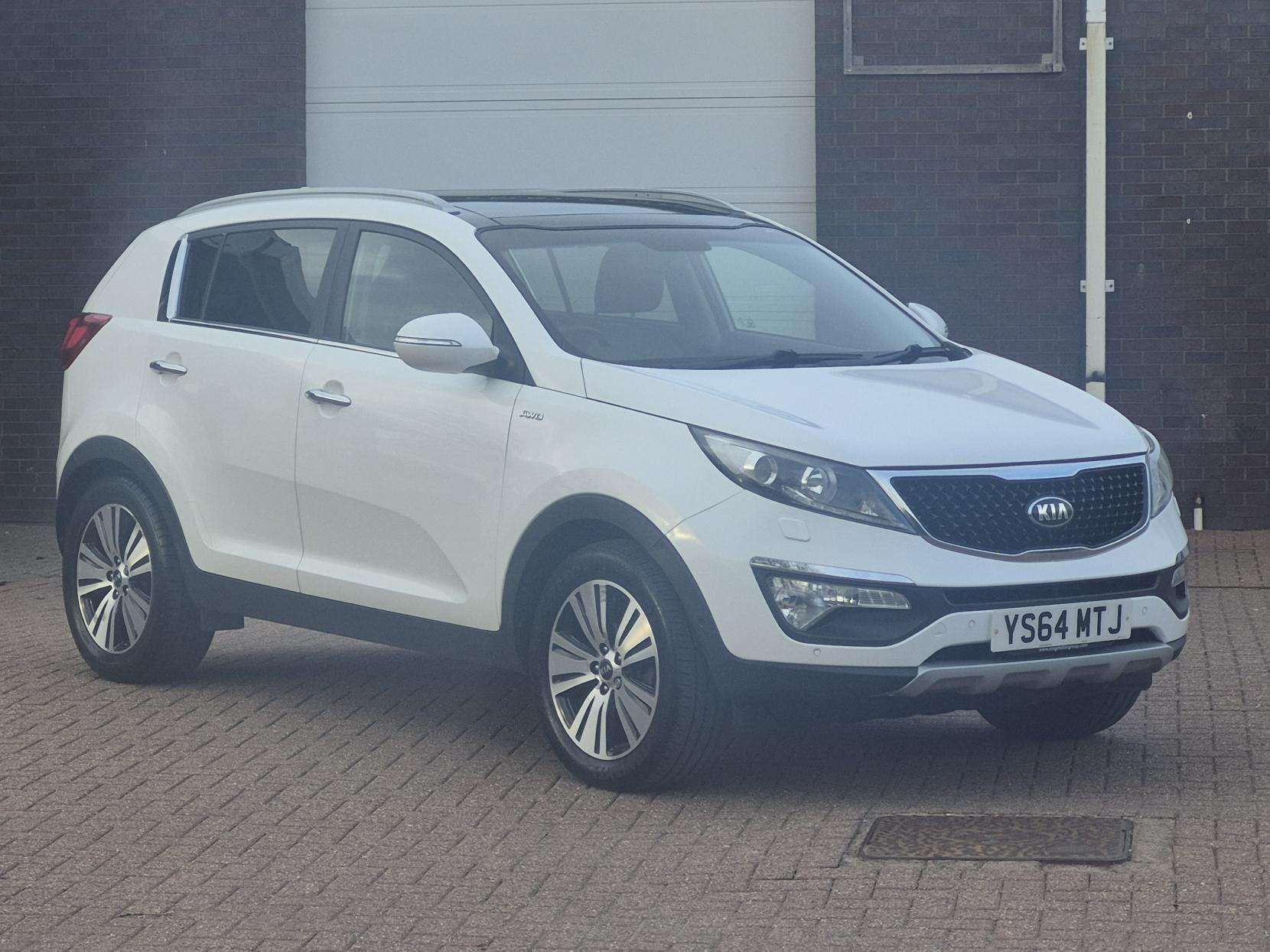 A 2015 KIA SPORTAGE 2.0 CRDi KX-4 SUV 5dr Diesel Manual AWD Euro 5 (181 bhp) A 2015 KIA SPORTAGE 2.0 CRDi KX-4 SUV 5dr Diesel Manual AWD Euro 5 (181 bhp)