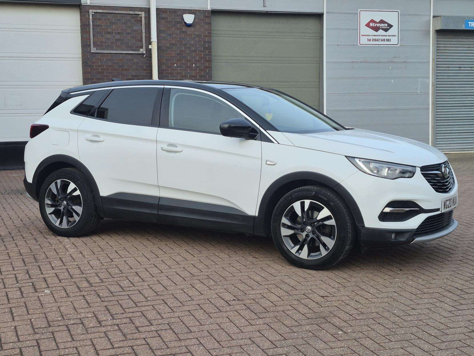 A 2020 VAUXHALL GRANDLAND X 1.2 Turbo SRi Nav SUV 5dr Petrol Manual Euro 6 (s/s) (130 ps) A 2020 VAUXHALL GRANDLAND X 1.2 Turbo SRi Nav SUV 5dr Petrol Manual Euro 6 (s/s) (130 ps)