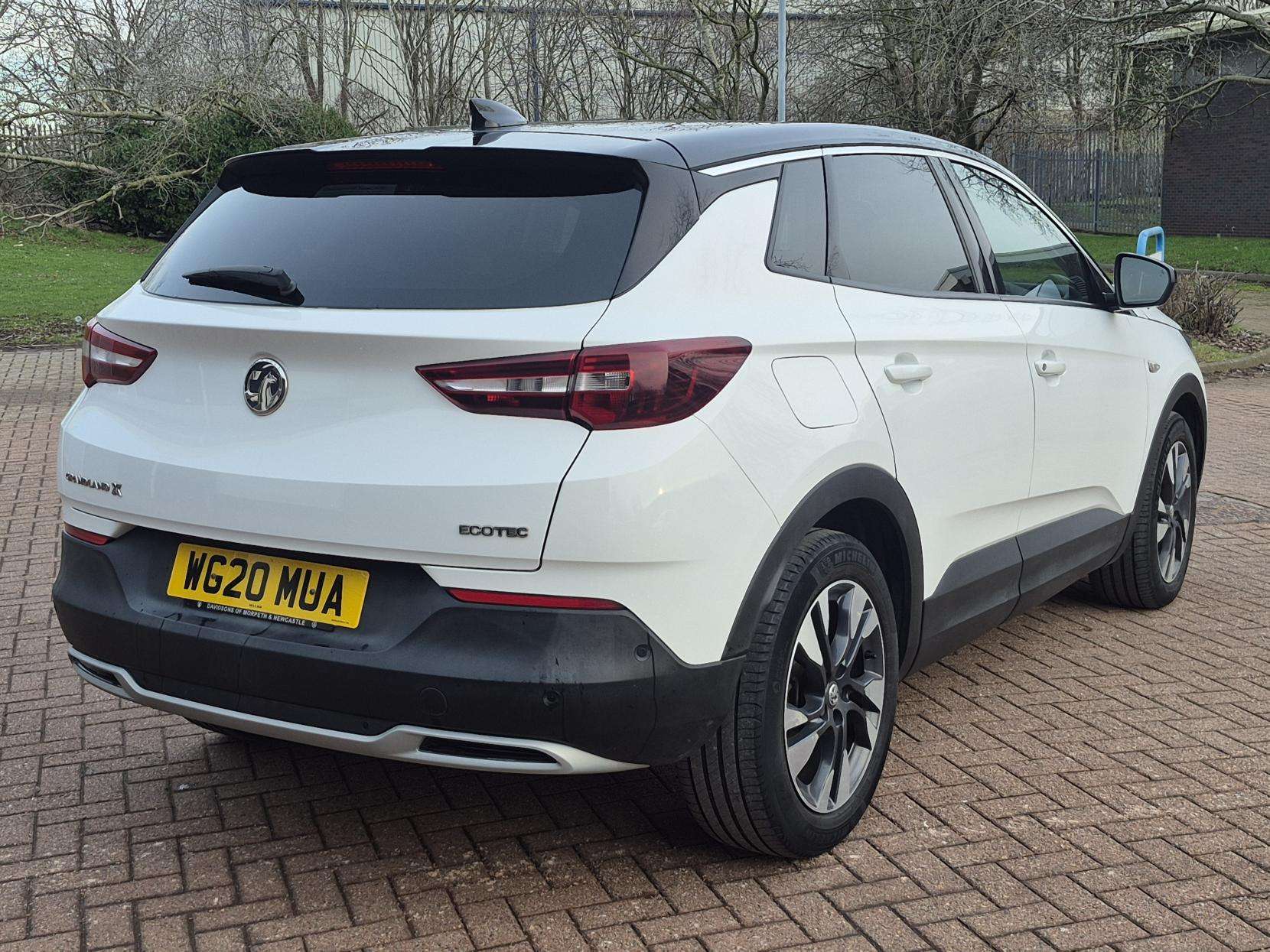 A 2020 VAUXHALL GRANDLAND X 1.2 Turbo SRi Nav SUV 5dr Petrol Manual Euro 6 (s/s) (130 ps) A 2020 VAUXHALL GRANDLAND X 1.2 Turbo SRi Nav SUV 5dr Petrol Manual Euro 6 (s/s) (130 ps)