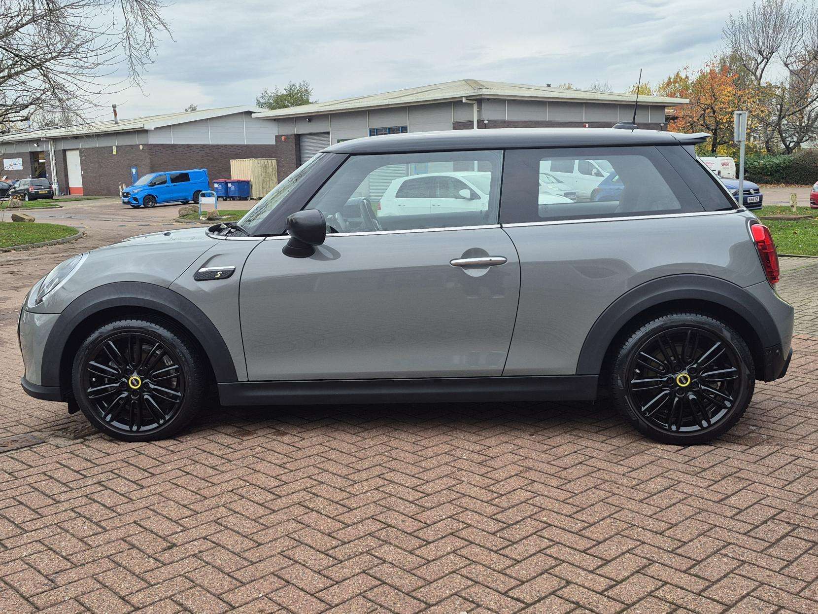 2021 MINI ELECTRIC HATCH 2021 MINI ELECTRIC HATCH