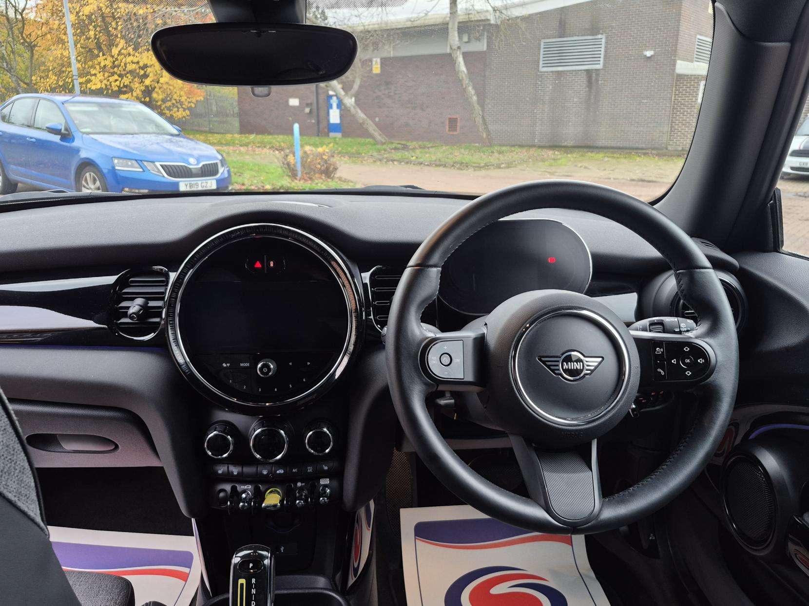 2021 MINI ELECTRIC HATCH 2021 MINI ELECTRIC HATCH