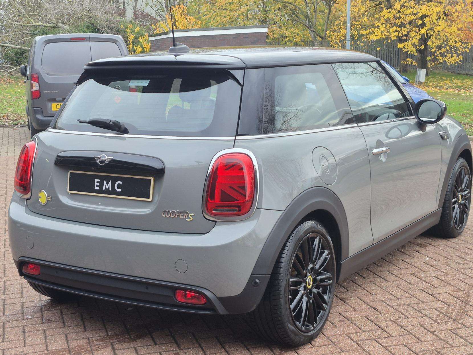 2021 MINI ELECTRIC HATCH 2021 MINI ELECTRIC HATCH