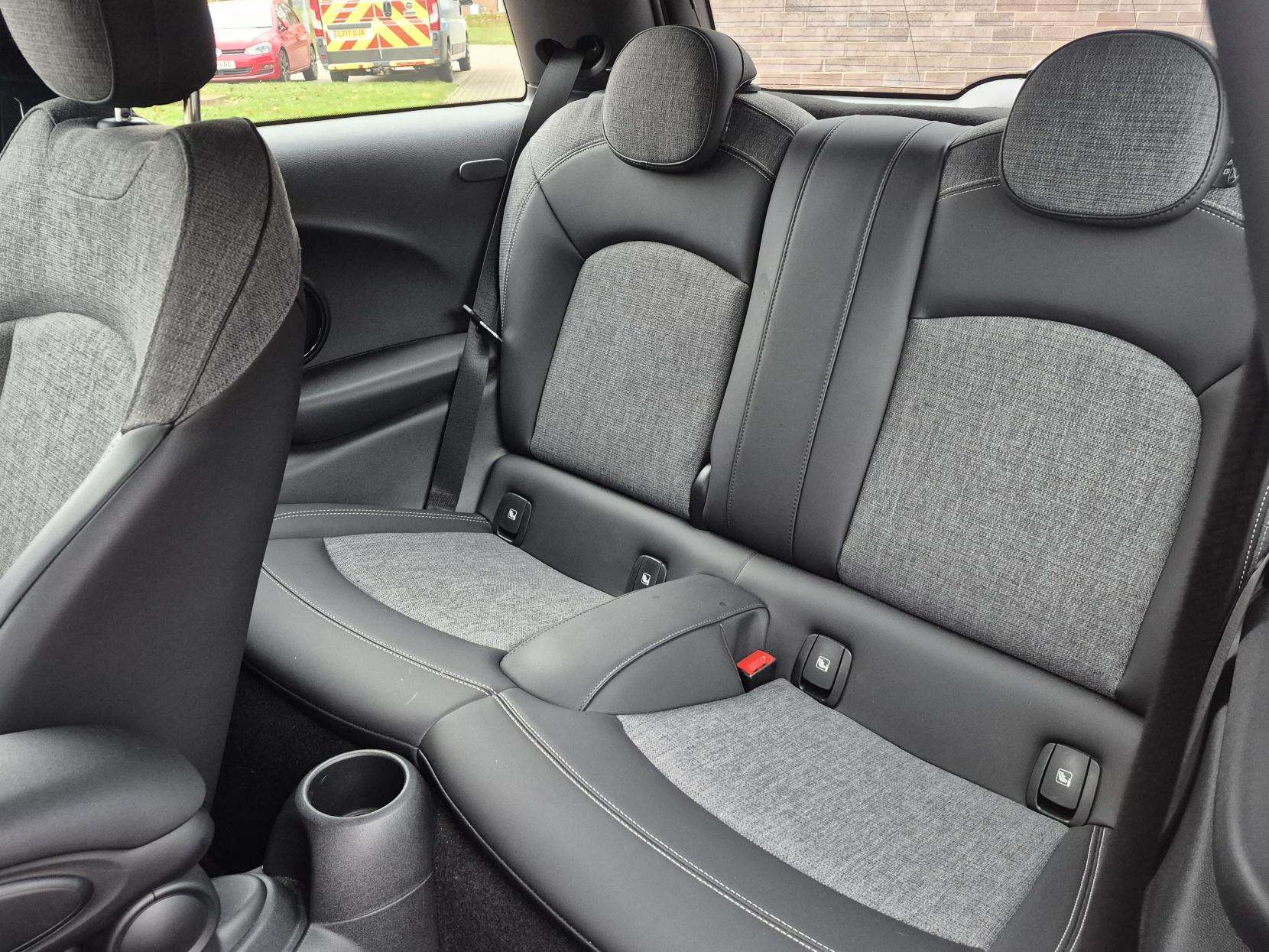 2021 MINI ELECTRIC HATCH 2021 MINI ELECTRIC HATCH