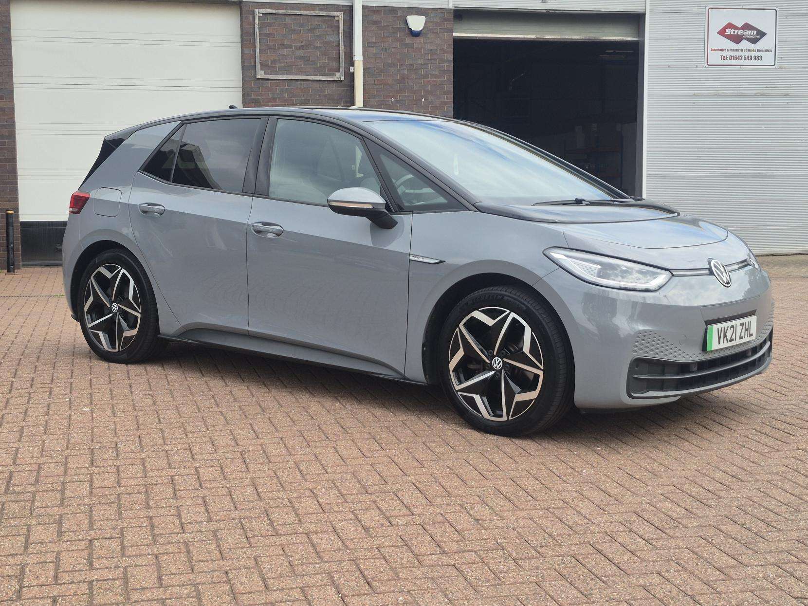 A 2021 VOLKSWAGEN ID.3 Pro S 77kWh Tour Hatchback 5dr Electric Auto (204 ps) A 2021 VOLKSWAGEN ID.3 Pro S 77kWh Tour Hatchback 5dr Electric Auto (204 ps)