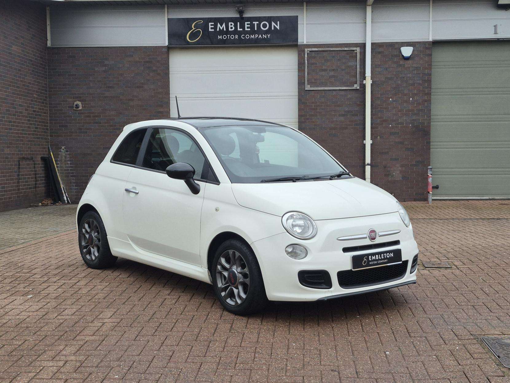A 2015 FIAT 500 1.2 S Hatchback 3dr Petrol Manual Euro 6 (s/s) (69 bhp) A 2015 FIAT 500 1.2 S Hatchback 3dr Petrol Manual Euro 6 (s/s) (69 bhp)