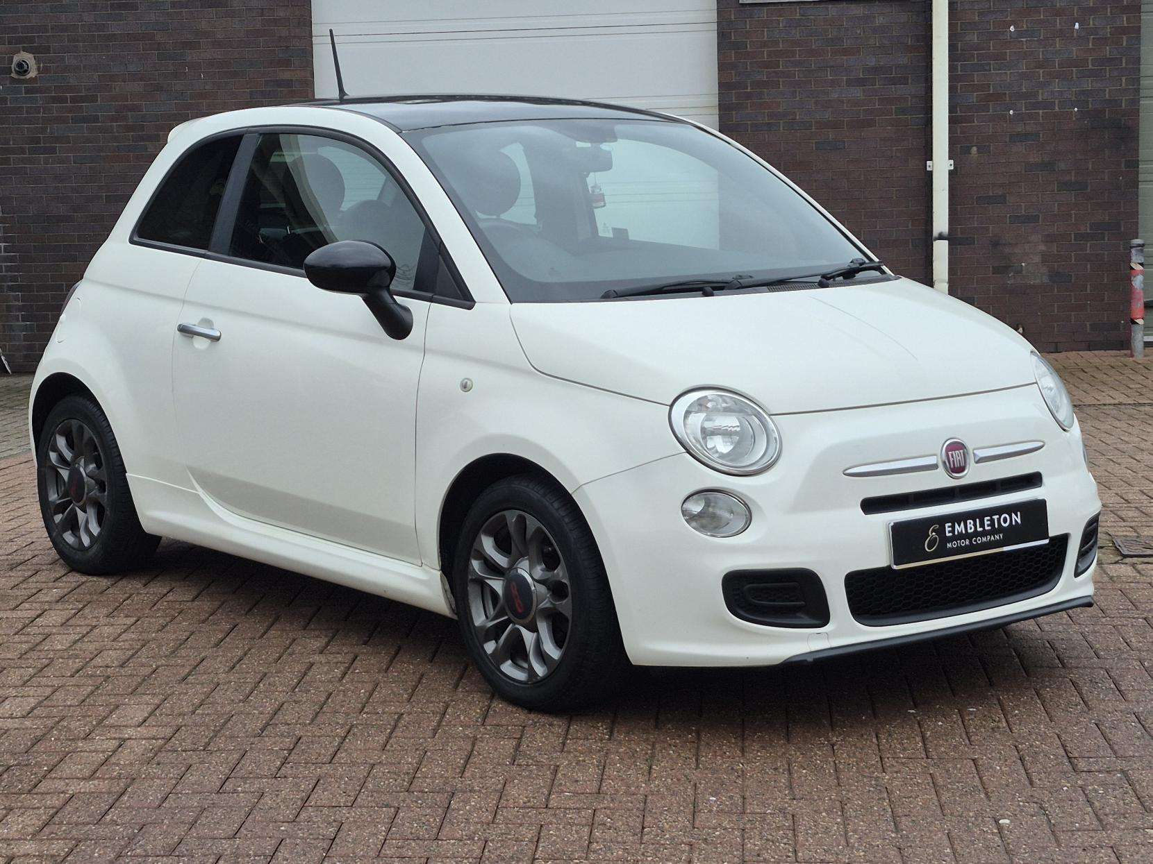 A 2015 FIAT 500 1.2 S Hatchback 3dr Petrol Manual Euro 6 (s/s) (69 bhp) A 2015 FIAT 500 1.2 S Hatchback 3dr Petrol Manual Euro 6 (s/s) (69 bhp)