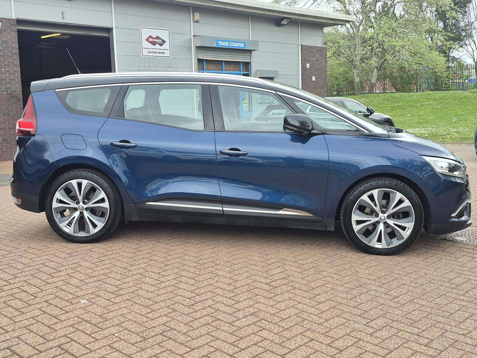 A 2018 RENAULT GRAND SCENIC 1.5 dCi Dynamique Nav MPV 5dr Diesel Manual Euro 6 (s/s) (110 ps) A 2018 RENAULT GRAND SCENIC 1.5 dCi Dynamique Nav MPV 5dr Diesel Manual Euro 6 (s/s) (110 ps)
