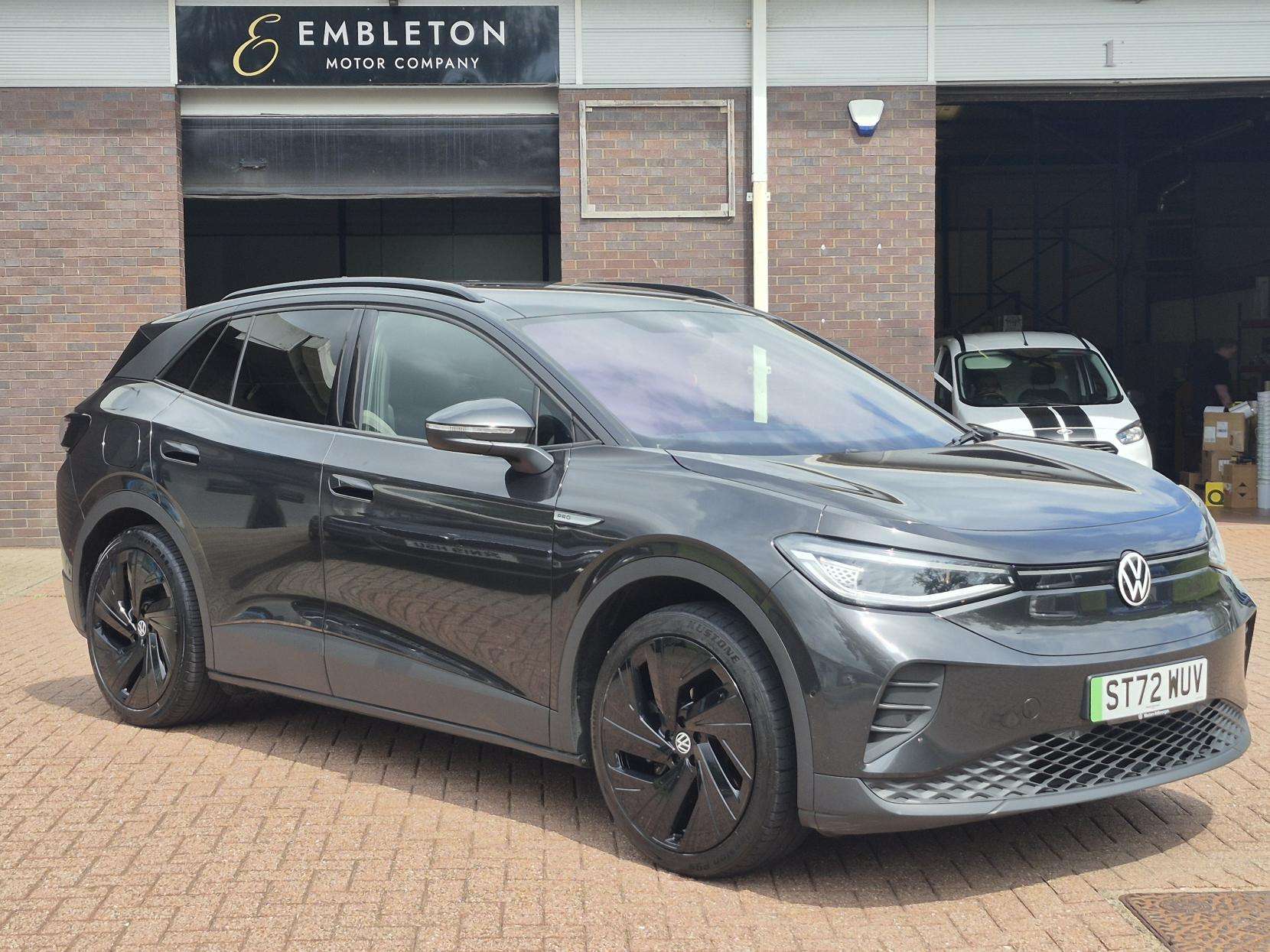 A 2022 VOLKSWAGEN ID.4 Pro Performance 77kWh Family SUV 5dr Electric Auto (204 ps) A 2022 VOLKSWAGEN ID.4 Pro Performance 77kWh Family SUV 5dr Electric Auto (204 ps)