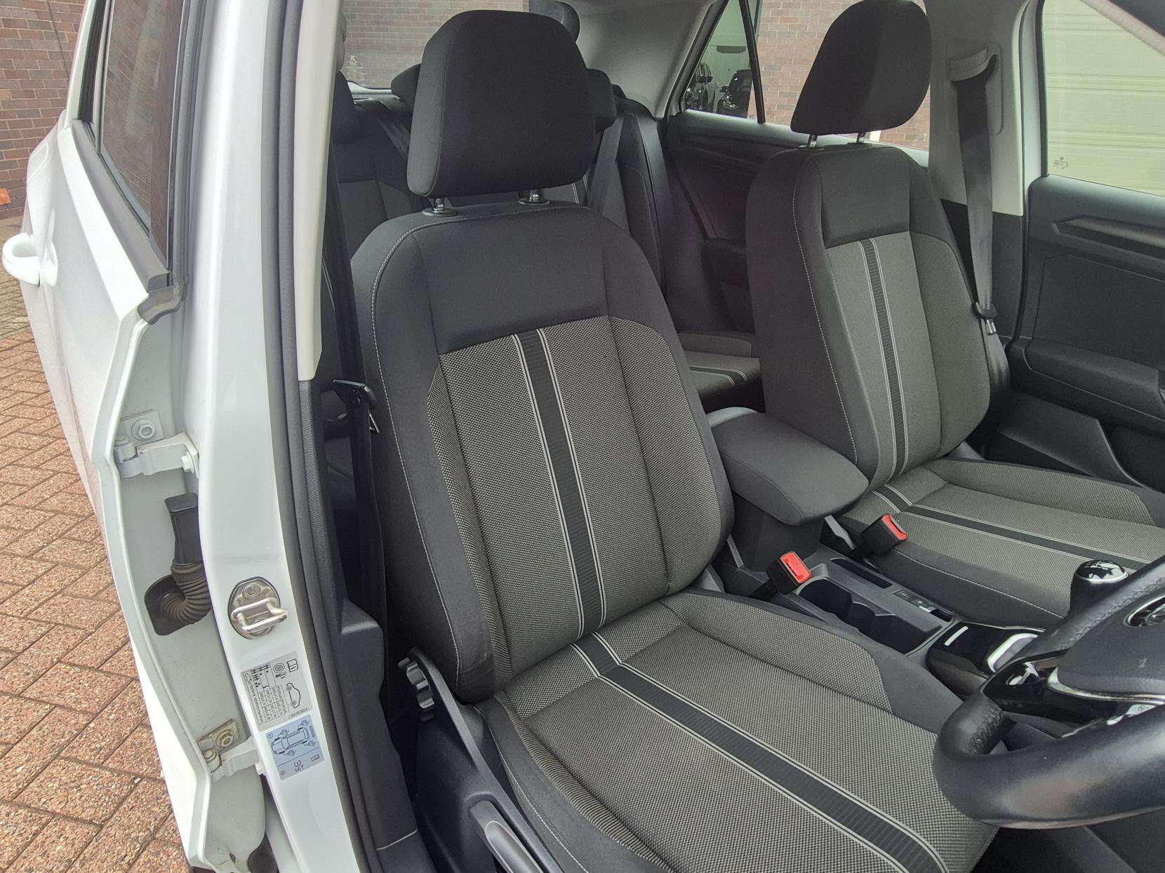 2019 VOLKSWAGEN T-ROC 2019 VOLKSWAGEN T-ROC