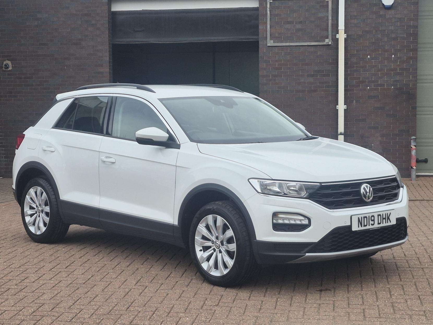 A 2019 VOLKSWAGEN T-ROC 1.5 TSI GPF EVO SE SUV 5dr Petrol Manual Euro 6 (s/s) (150 ps) A 2019 VOLKSWAGEN T-ROC 1.5 TSI GPF EVO SE SUV 5dr Petrol Manual Euro 6 (s/s) (150 ps)