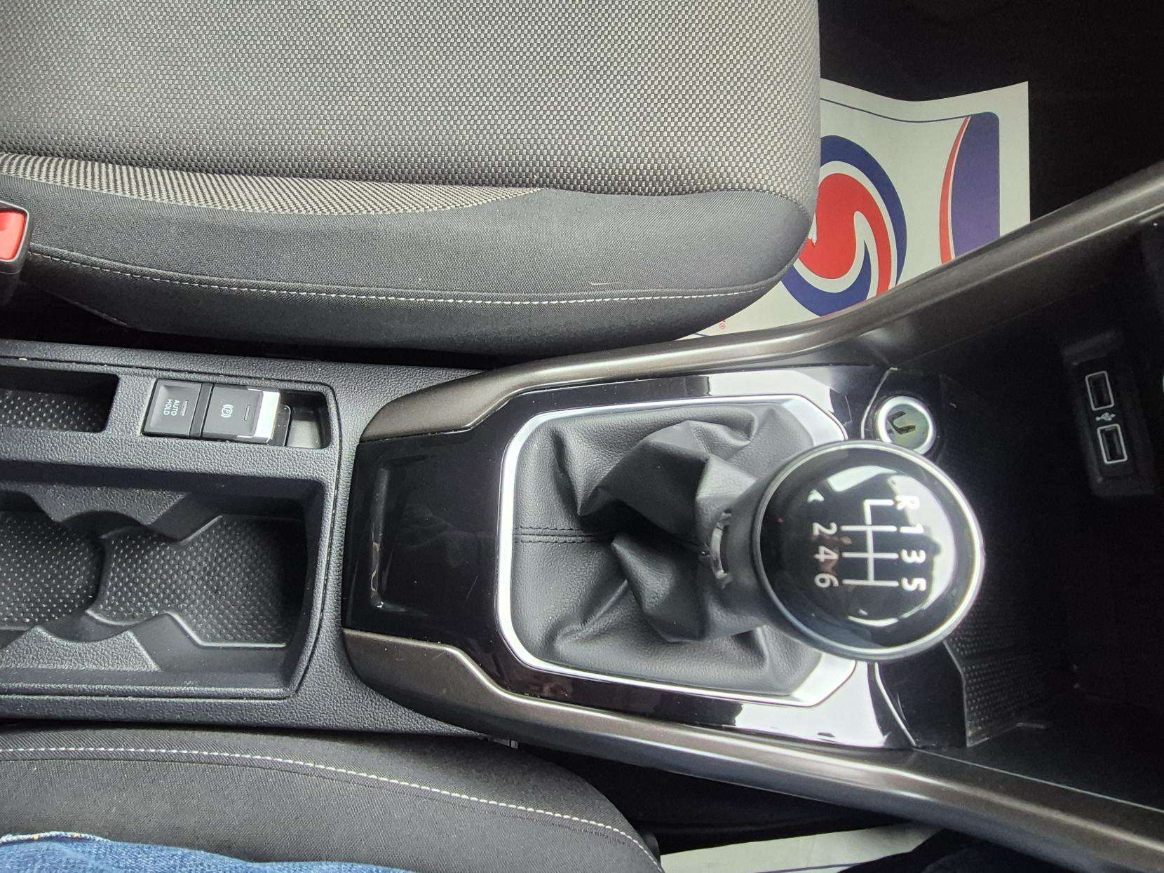 2019 VOLKSWAGEN T-ROC 2019 VOLKSWAGEN T-ROC