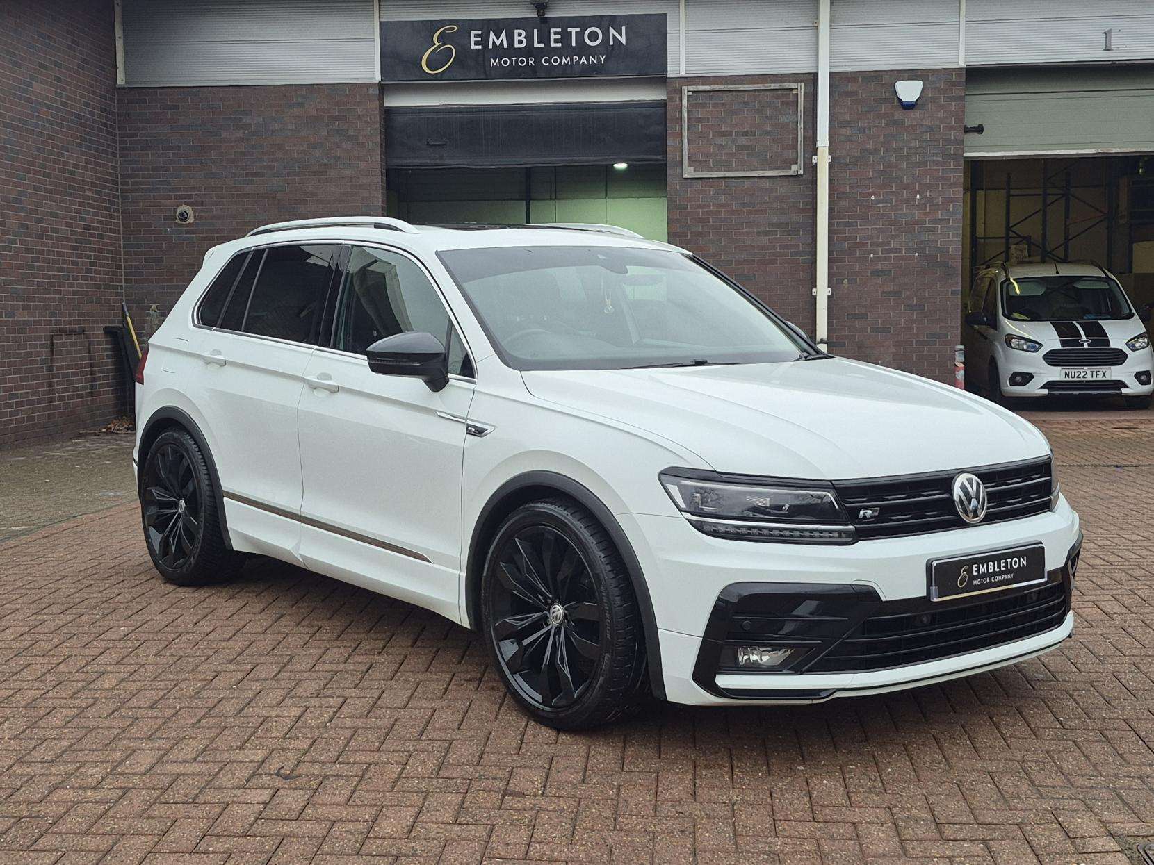 A 2017 VOLKSWAGEN TIGUAN 2.0 TDI R-Line SUV 5dr Diesel Manual Euro 6 (s/s) (150 ps) A 2017 VOLKSWAGEN TIGUAN 2.0 TDI R-Line SUV 5dr Diesel Manual Euro 6 (s/s) (150 ps)