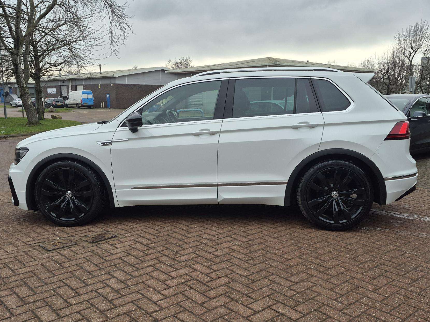 2017 VOLKSWAGEN TIGUAN 2017 VOLKSWAGEN TIGUAN