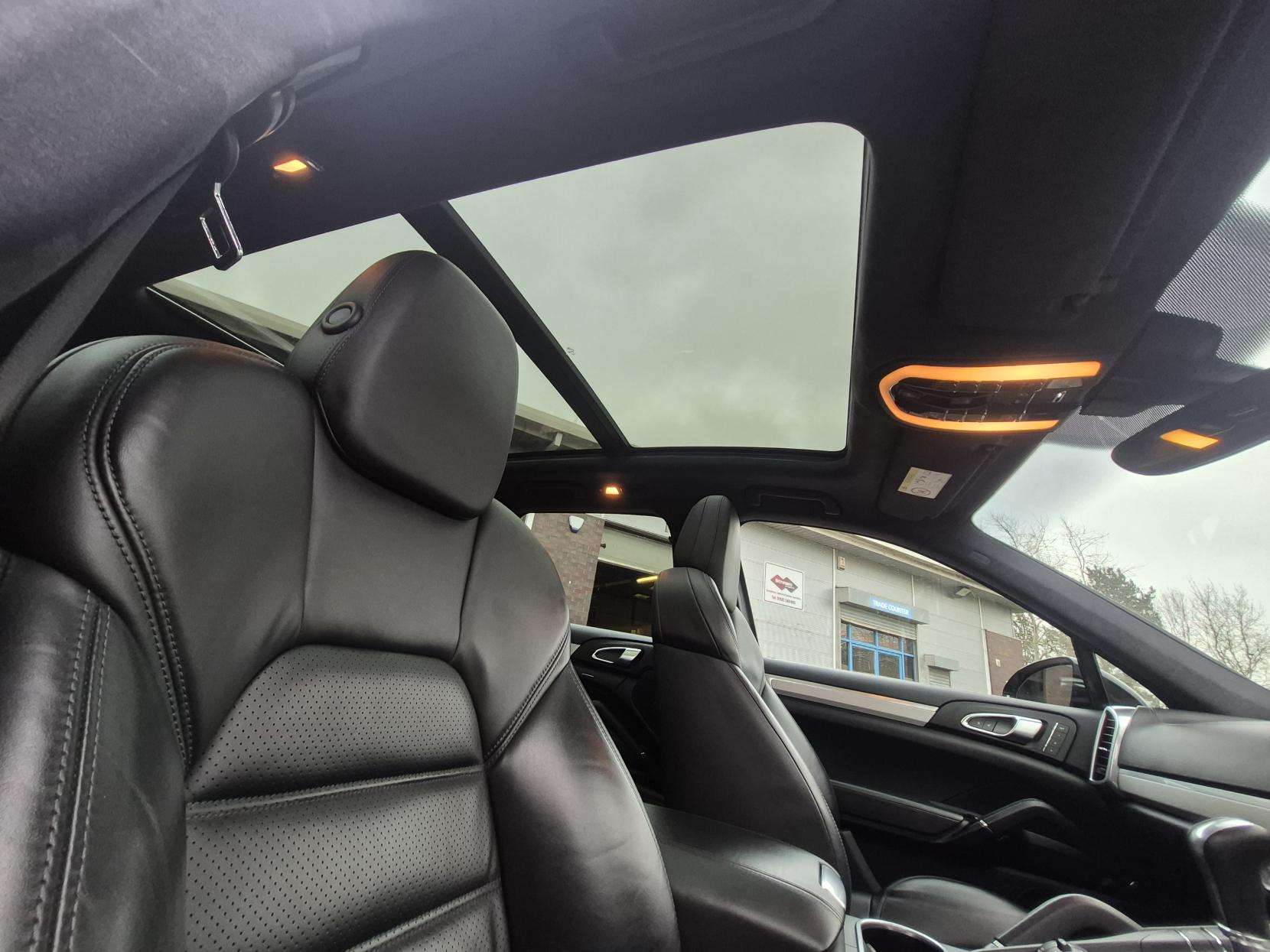 2015 PORSCHE CAYENNE 2015 PORSCHE CAYENNE