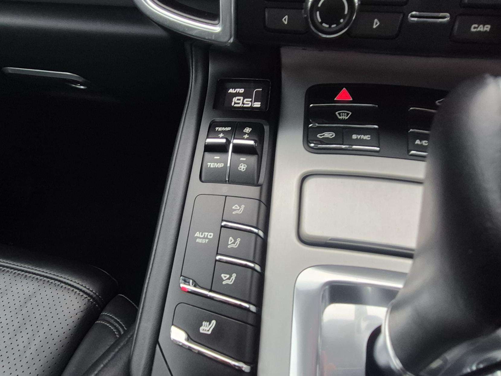 2015 PORSCHE CAYENNE 2015 PORSCHE CAYENNE
