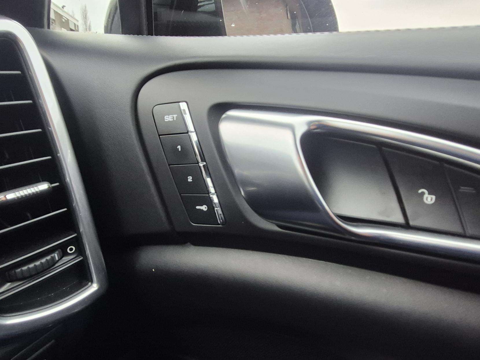 2015 PORSCHE CAYENNE 2015 PORSCHE CAYENNE