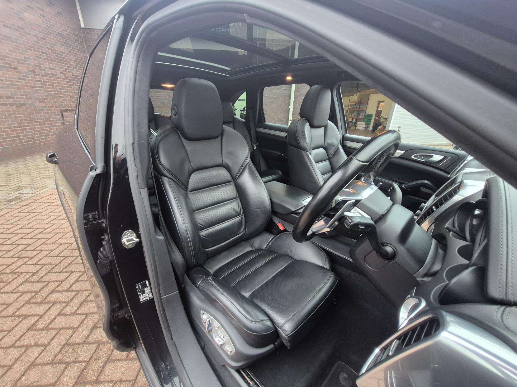 2015 PORSCHE CAYENNE 2015 PORSCHE CAYENNE