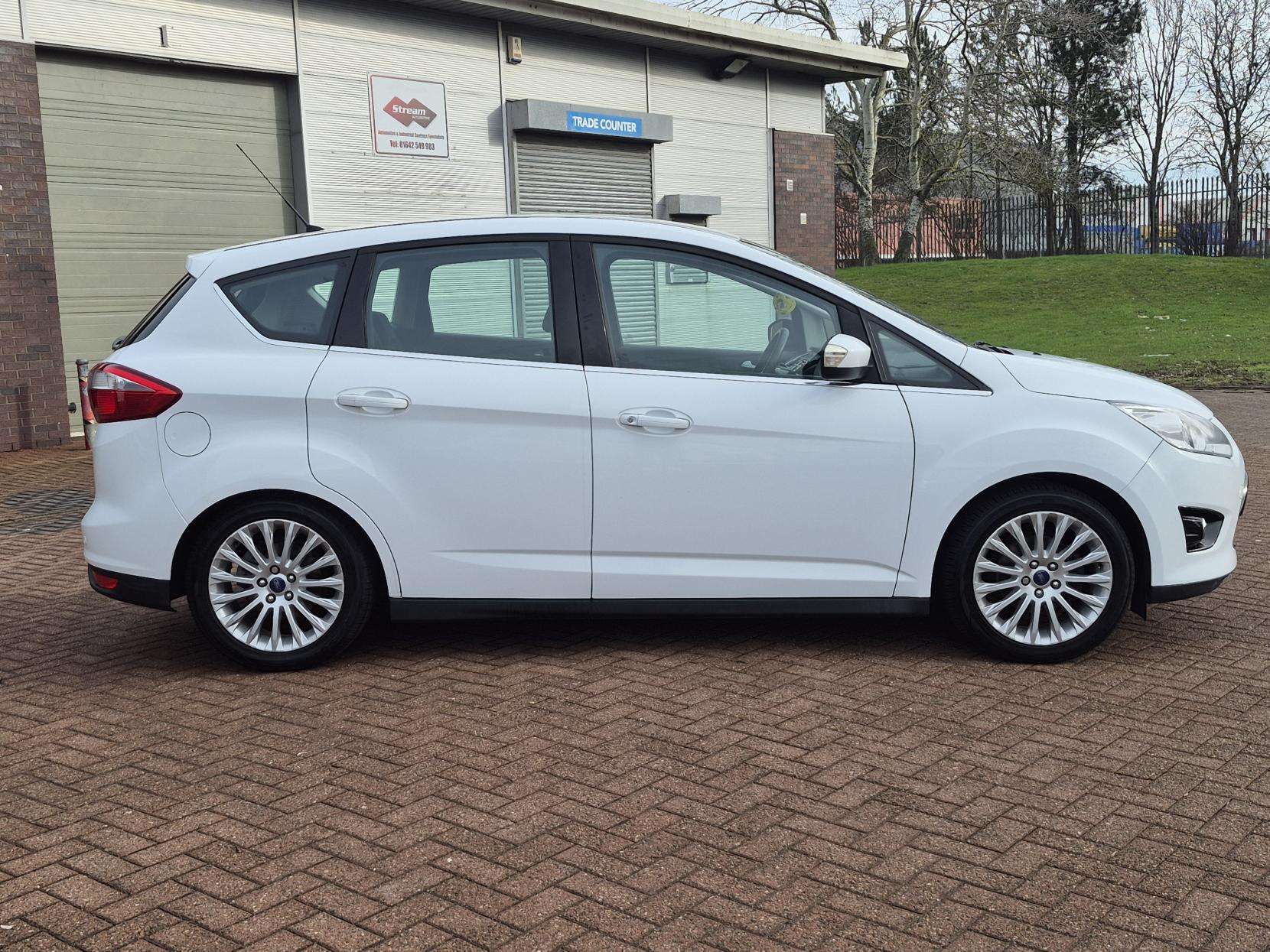 A 2015 FORD C-MAX 1.6 TDCi Titanium MPV 5dr Diesel Manual Euro 5 (115 ps) A 2015 FORD C-MAX 1.6 TDCi Titanium MPV 5dr Diesel Manual Euro 5 (115 ps)