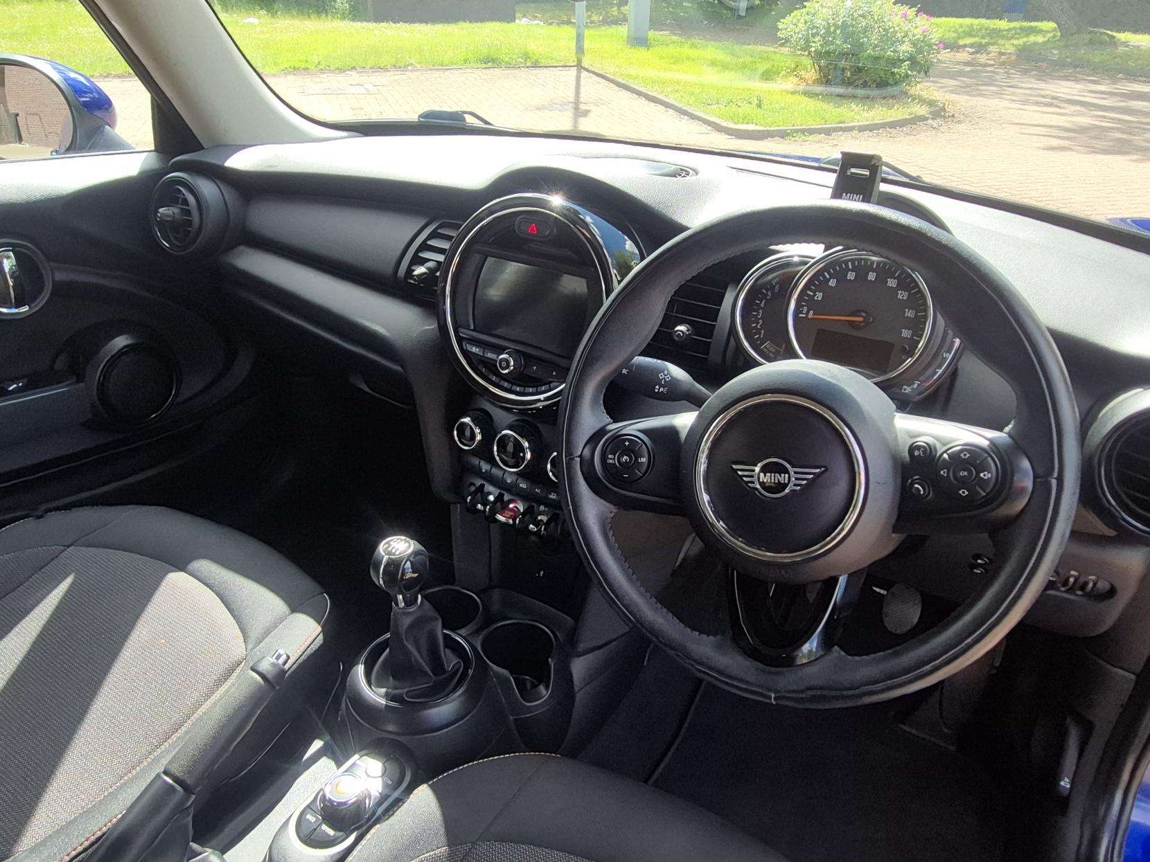 2018 MINI HATCH 2018 MINI HATCH