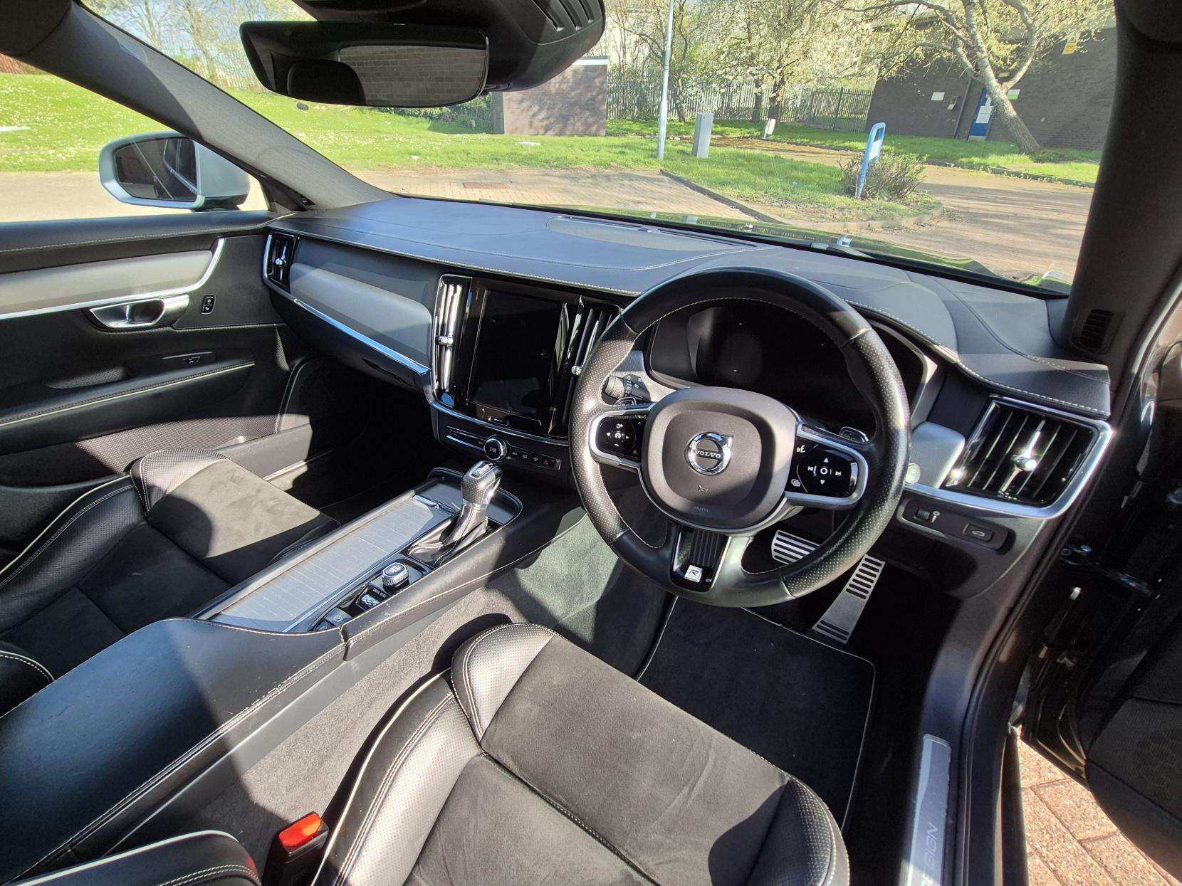 2019 VOLVO V90 2019 VOLVO V90