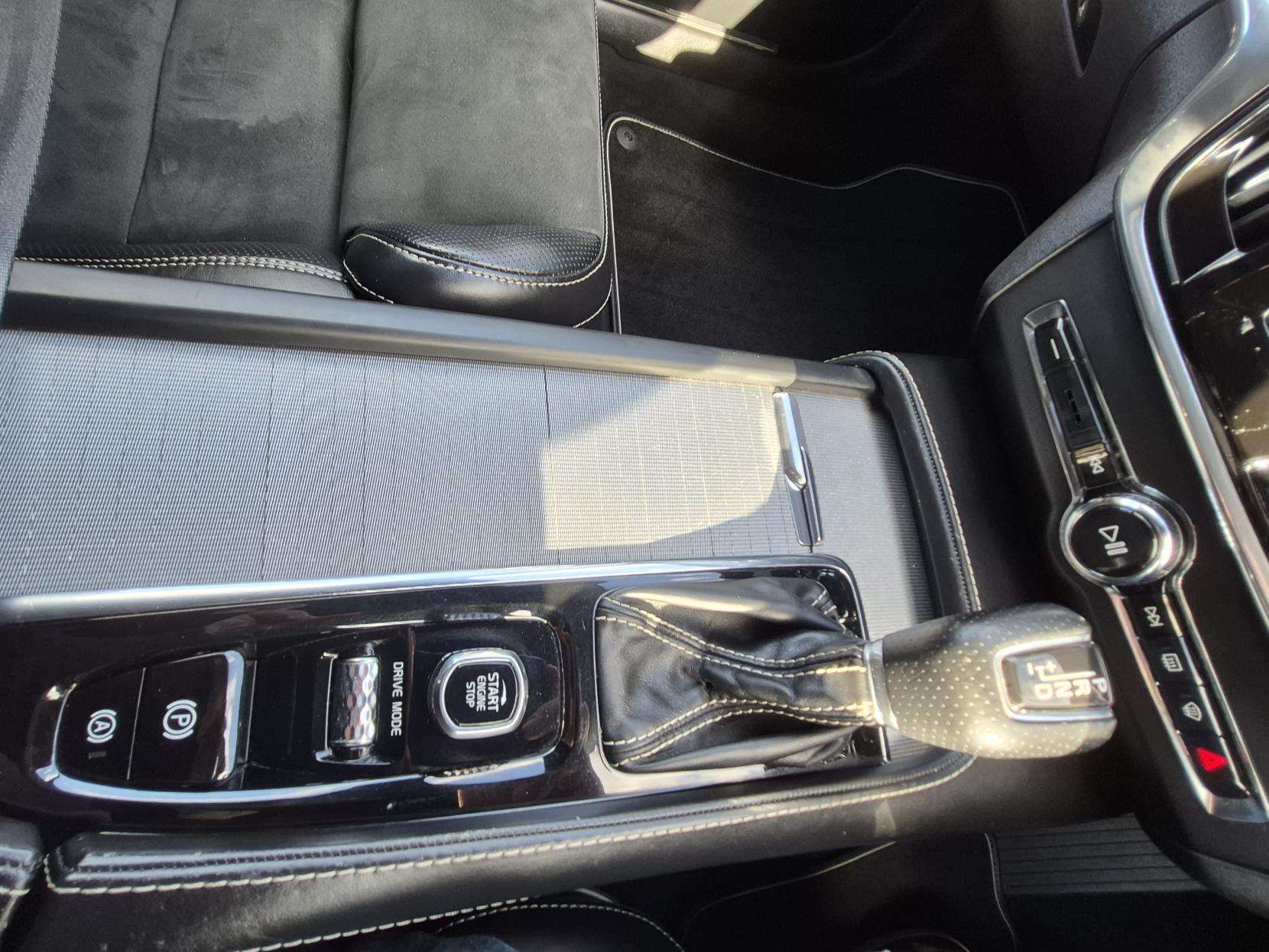 2019 VOLVO V90 2019 VOLVO V90