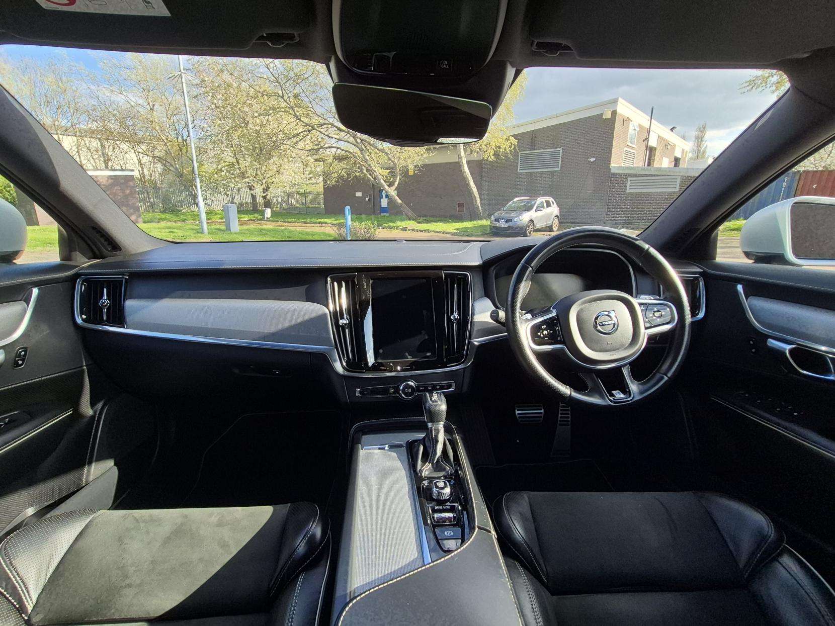 2019 VOLVO V90 2019 VOLVO V90
