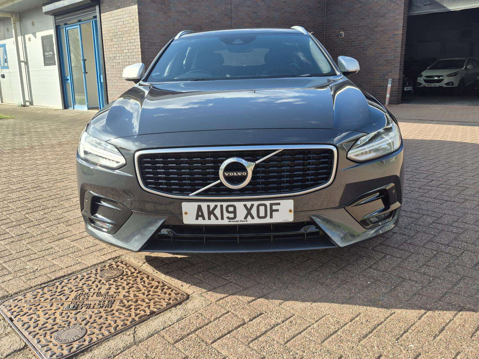 2019 VOLVO V90 2019 VOLVO V90