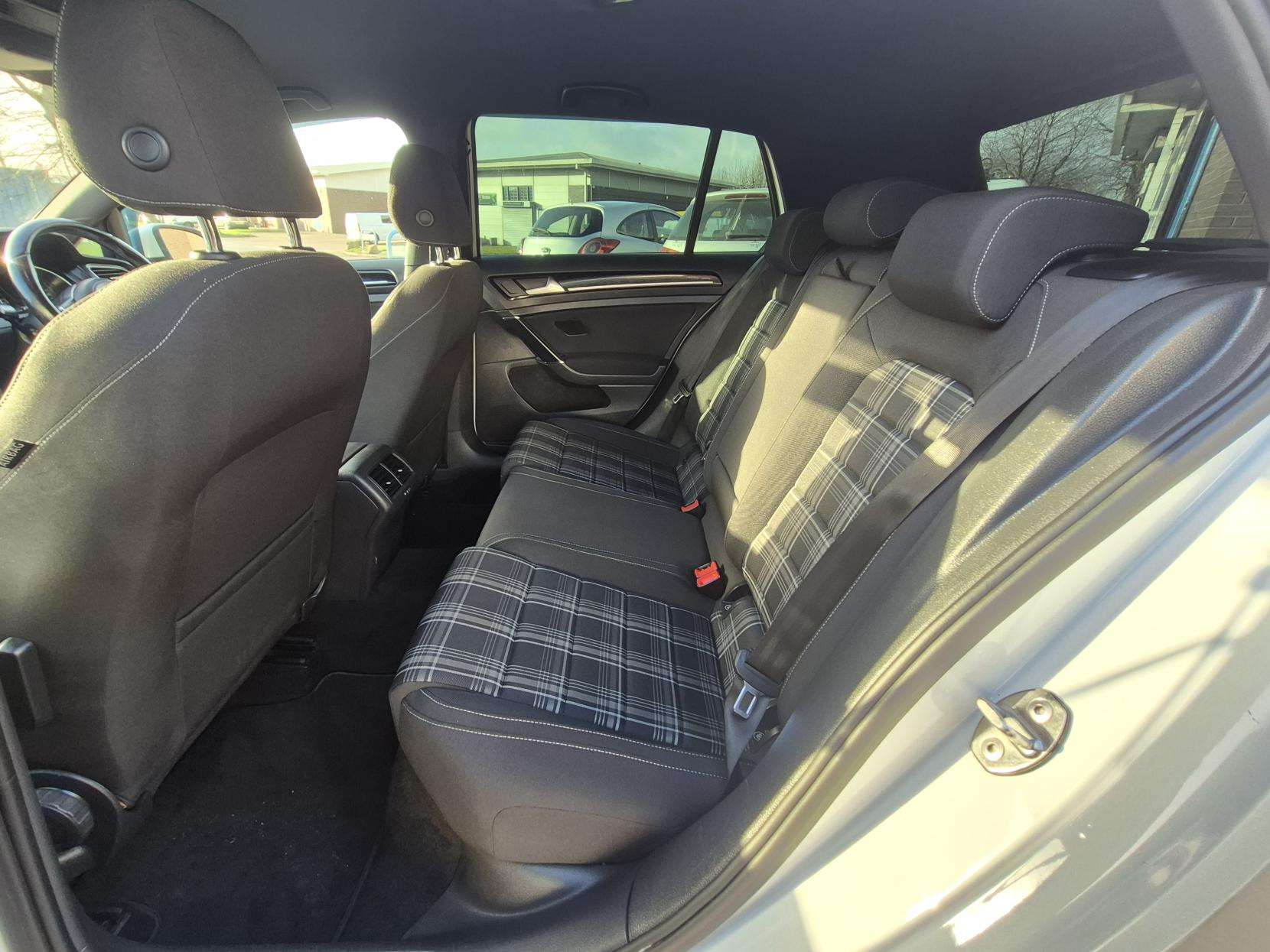 2016 VOLKSWAGEN GOLF 2016 VOLKSWAGEN GOLF