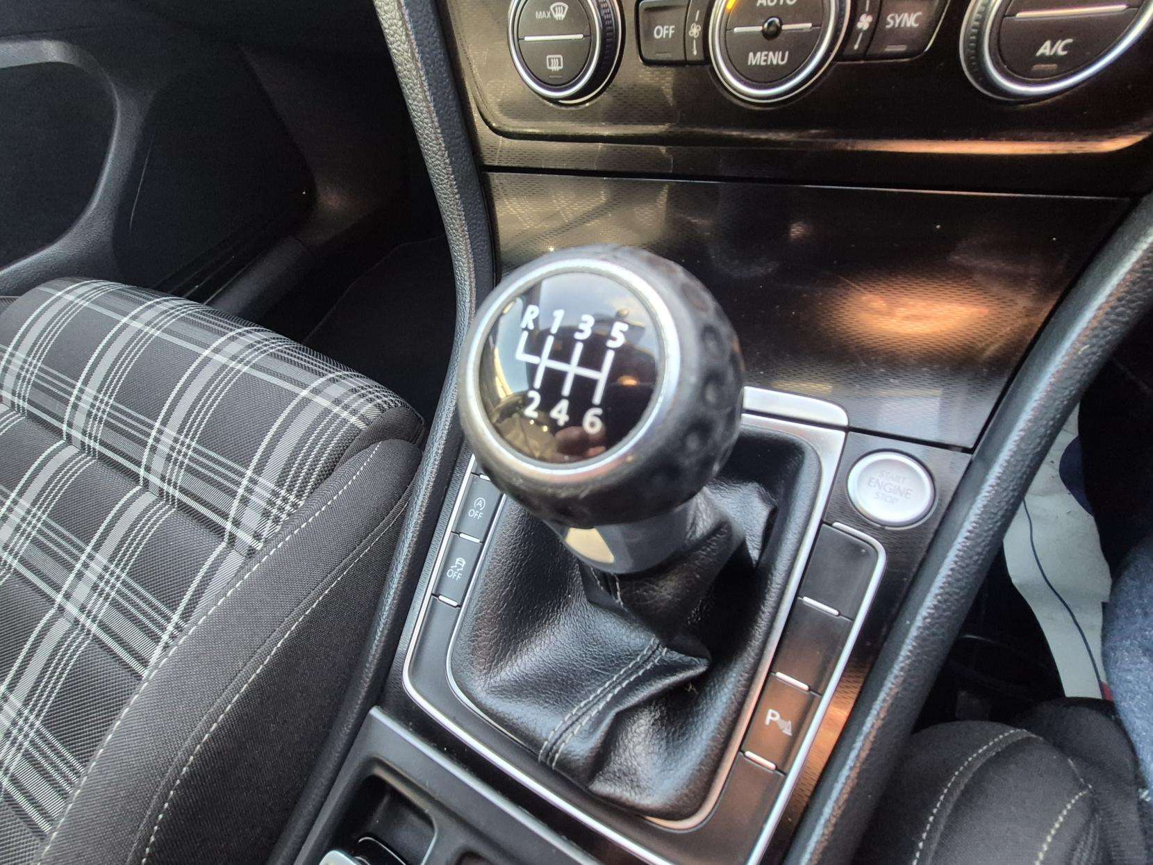 2016 VOLKSWAGEN GOLF 2016 VOLKSWAGEN GOLF