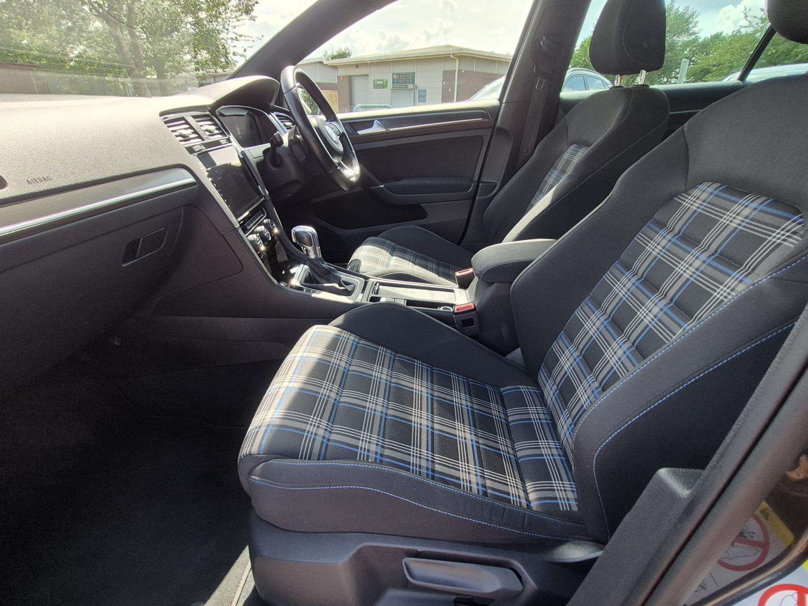 2018 VOLKSWAGEN GOLF 2018 VOLKSWAGEN GOLF