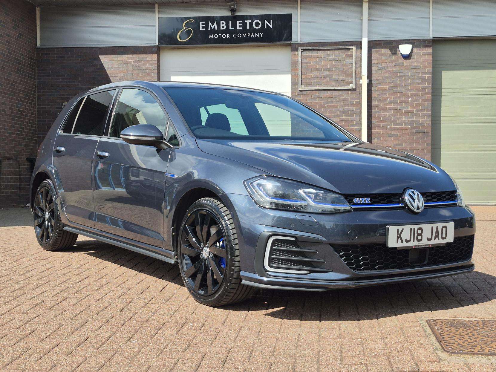 A 2018 VOLKSWAGEN GOLF 1.4 TSI 8.7kWh GTE Advance Hatchback 5dr Petrol Plug-in Hybrid DSG Euro 6 (s/s) (204 ps) A 2018 VOLKSWAGEN GOLF 1.4 TSI 8.7kWh GTE Advance Hatchback 5dr Petrol Plug-in Hybrid DSG Euro 6 (s/s) (204 ps)