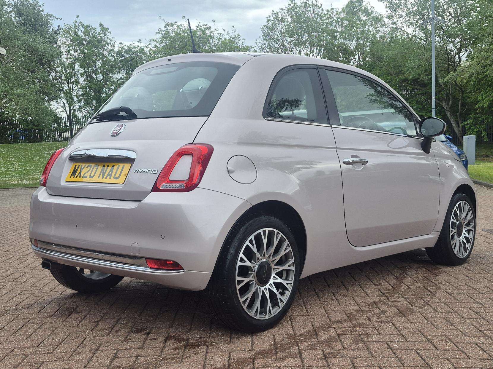 A 2020 FIAT 500 1.0 MHEV Star Hatchback 3dr Petrol Manual Euro 6 (s/s) (70 bhp) A 2020 FIAT 500 1.0 MHEV Star Hatchback 3dr Petrol Manual Euro 6 (s/s) (70 bhp)