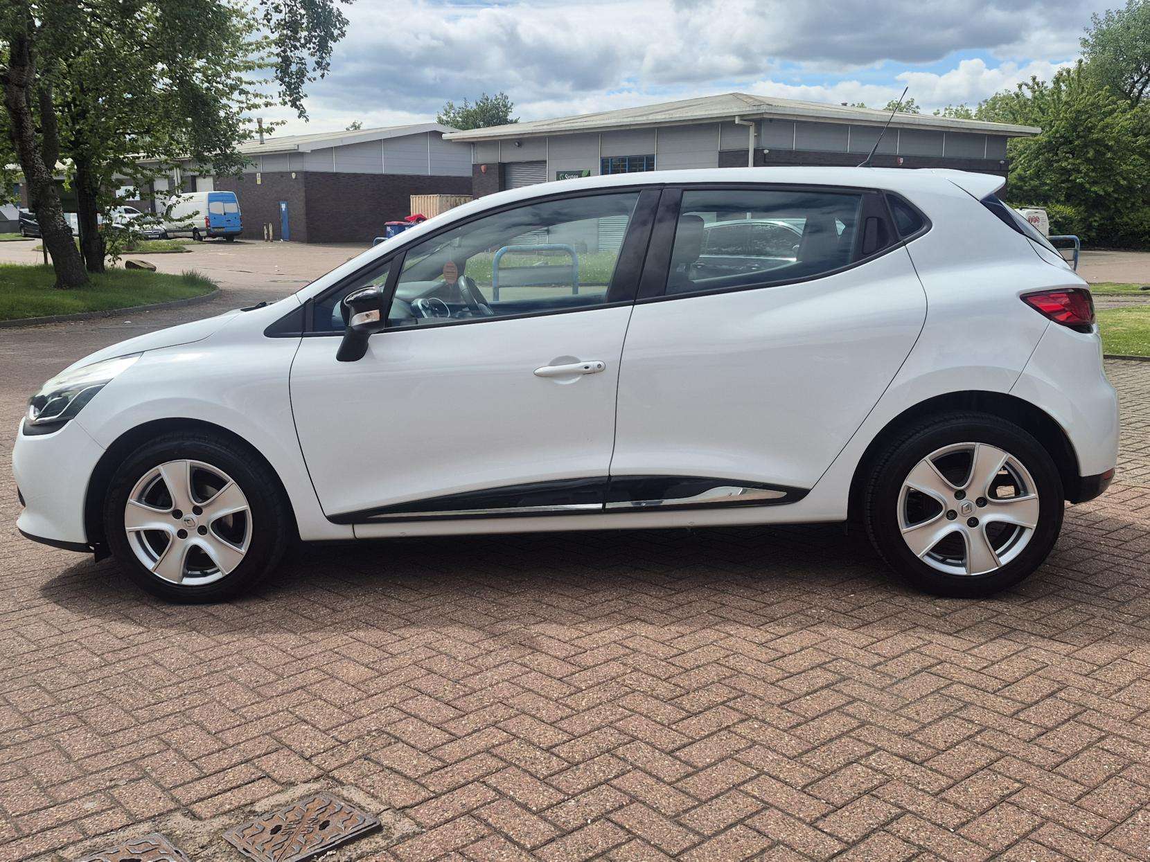 2015 RENAULT CLIO 2015 RENAULT CLIO