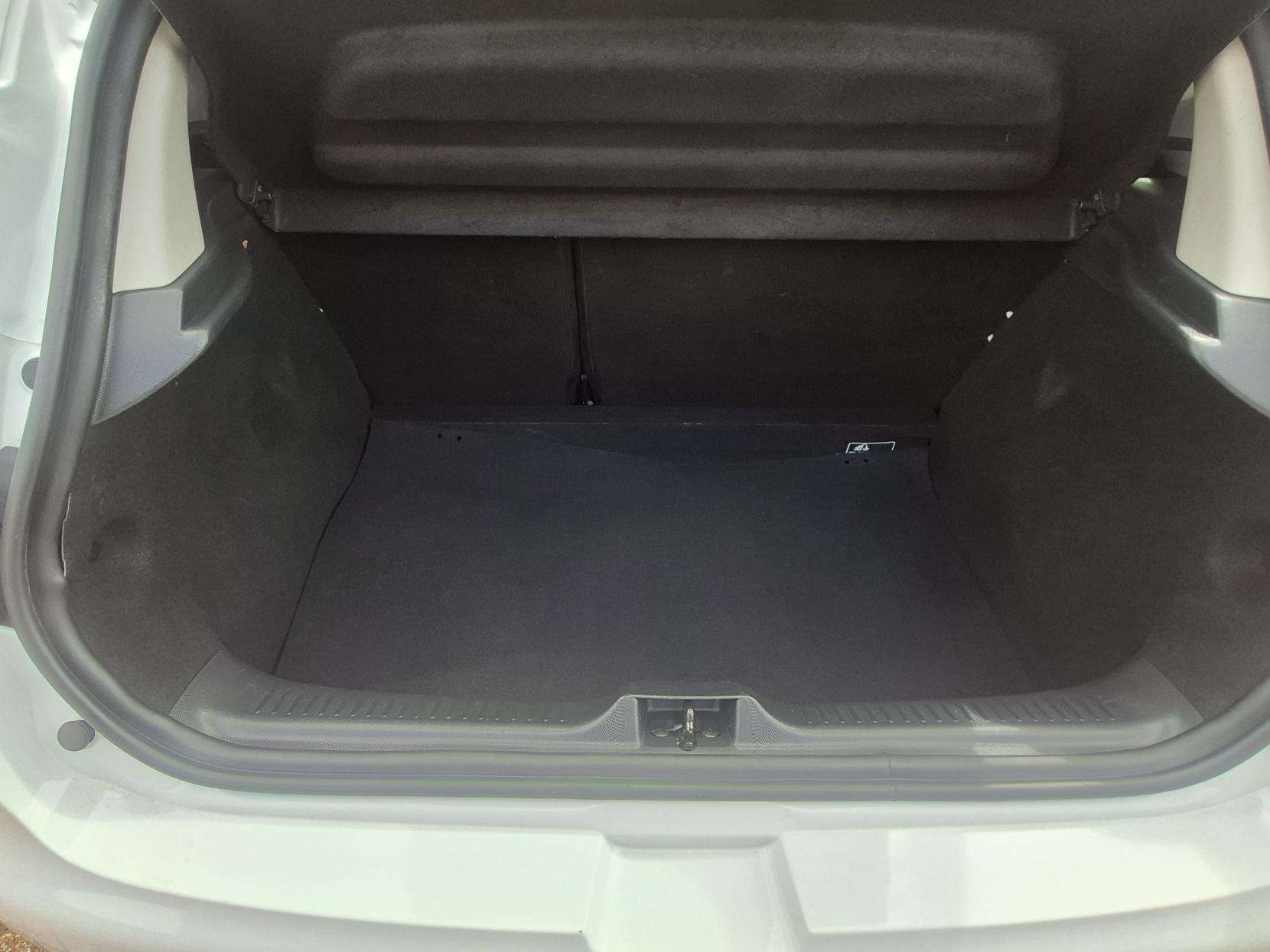 2015 RENAULT CLIO 2015 RENAULT CLIO