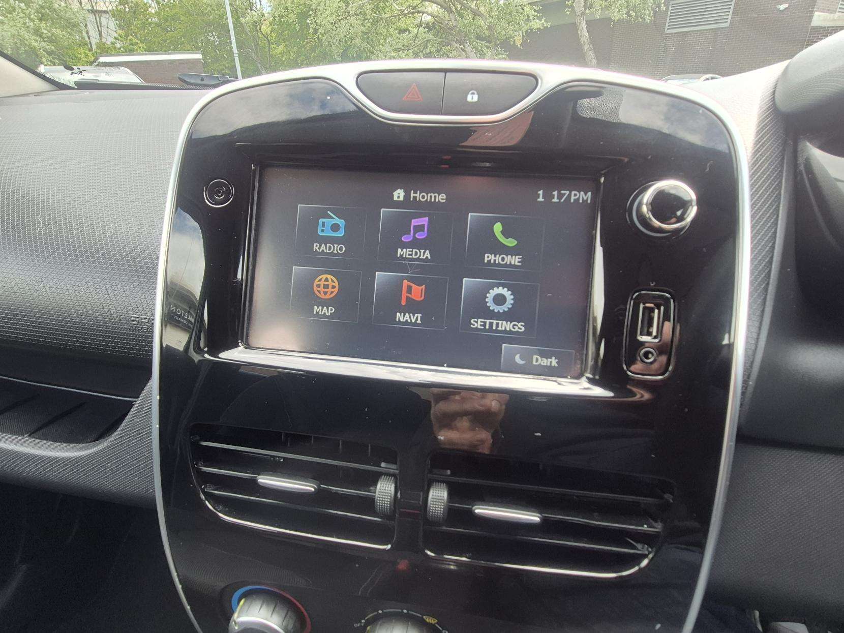 2015 RENAULT CLIO 2015 RENAULT CLIO