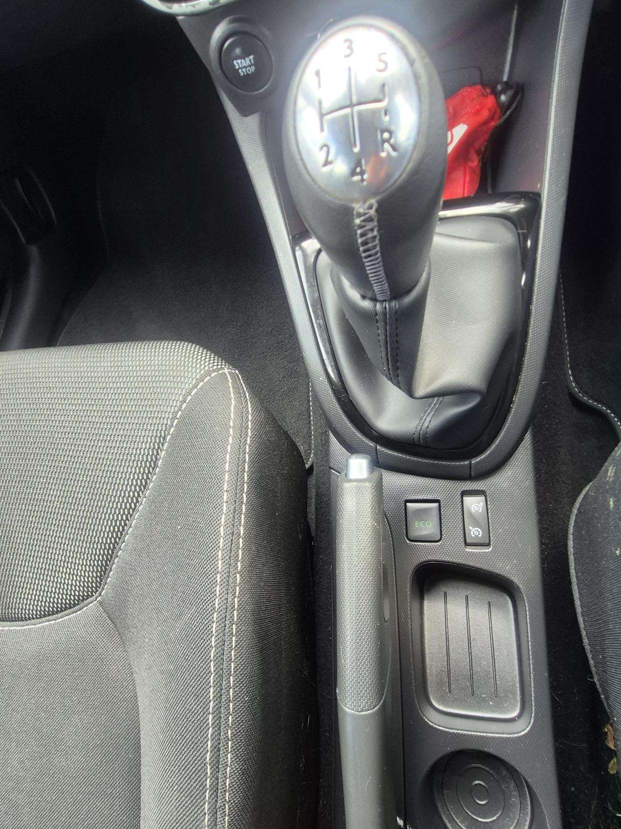 2015 RENAULT CLIO 2015 RENAULT CLIO