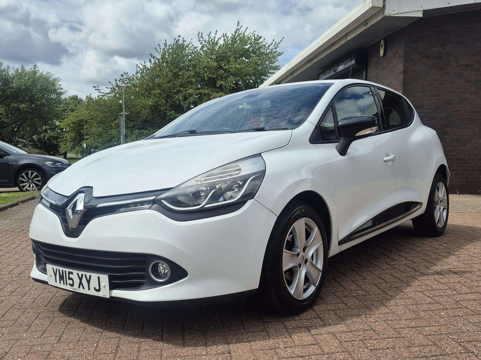 2015 RENAULT CLIO 2015 RENAULT CLIO