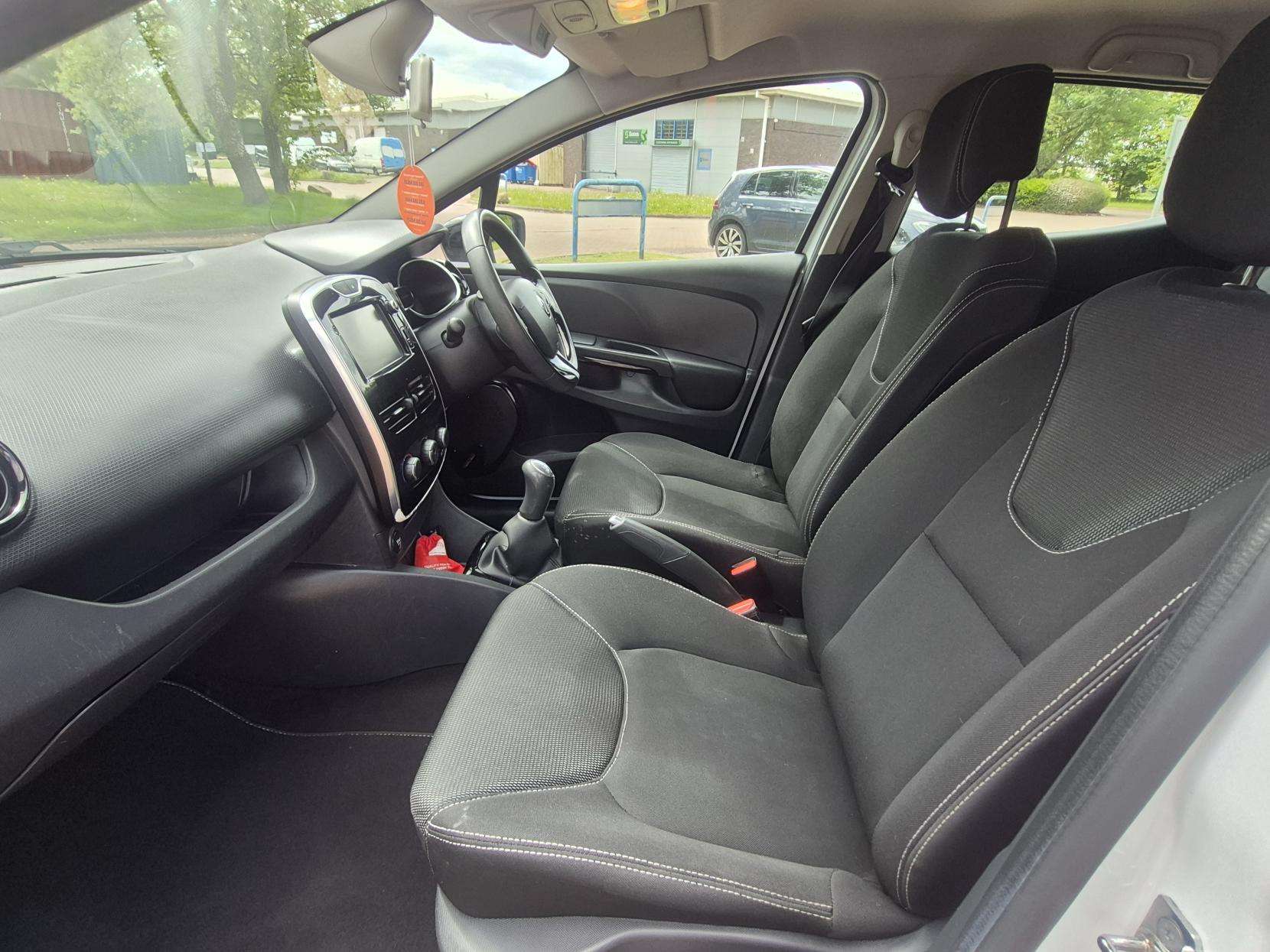 2015 RENAULT CLIO 2015 RENAULT CLIO