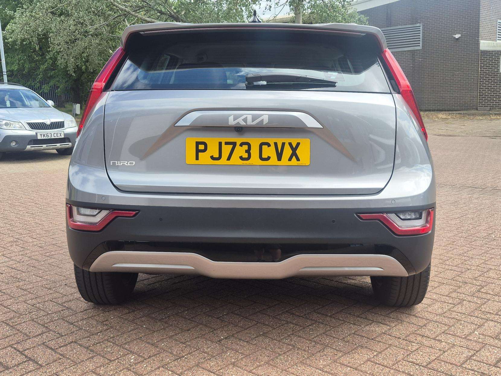 A 2023 KIA NIRO 64.8kWh 2 SUV 5dr Electric Auto (201 bhp) A 2023 KIA NIRO 64.8kWh 2 SUV 5dr Electric Auto (201 bhp)