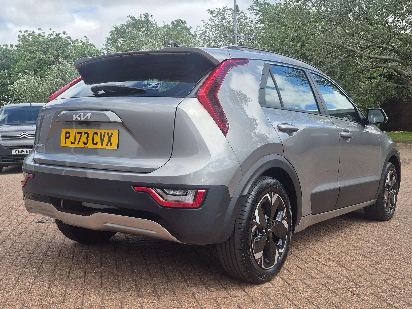 A 2023 KIA NIRO 64.8kWh 2 SUV 5dr Electric Auto (201 bhp) A 2023 KIA NIRO 64.8kWh 2 SUV 5dr Electric Auto (201 bhp)