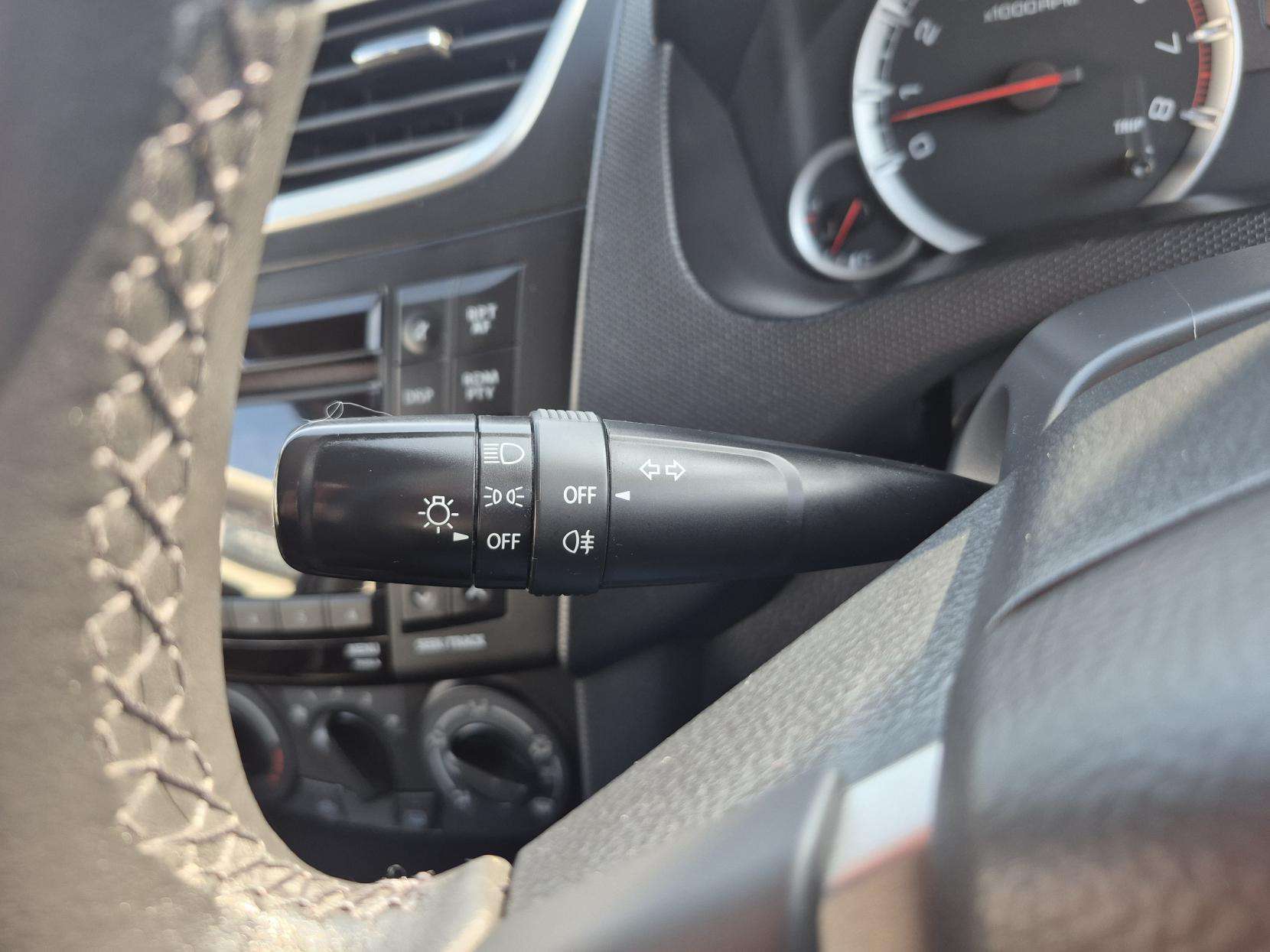 2013 SUZUKI SWIFT 2013 SUZUKI SWIFT