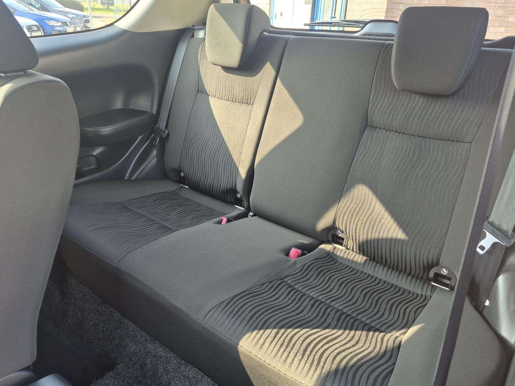 2013 SUZUKI SWIFT 2013 SUZUKI SWIFT