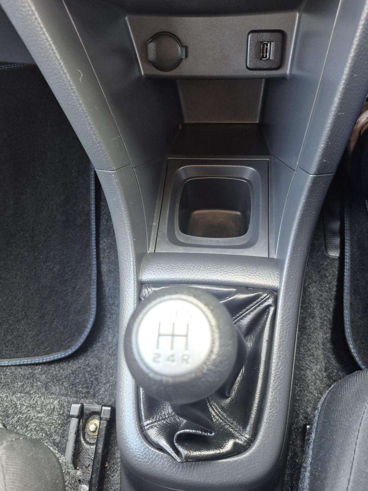 2013 SUZUKI SWIFT 2013 SUZUKI SWIFT